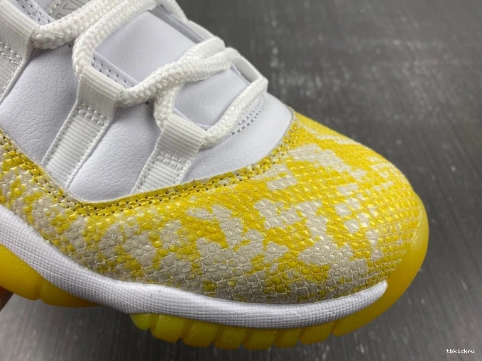 Reps TBK WMNS Yellow Low Snakeskin Air AH7860-107 Jordan 11 0719